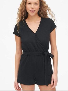 Gap Textured Wrap-Front Tie Waist Black Romper Size S Effortless Minimalist Chic